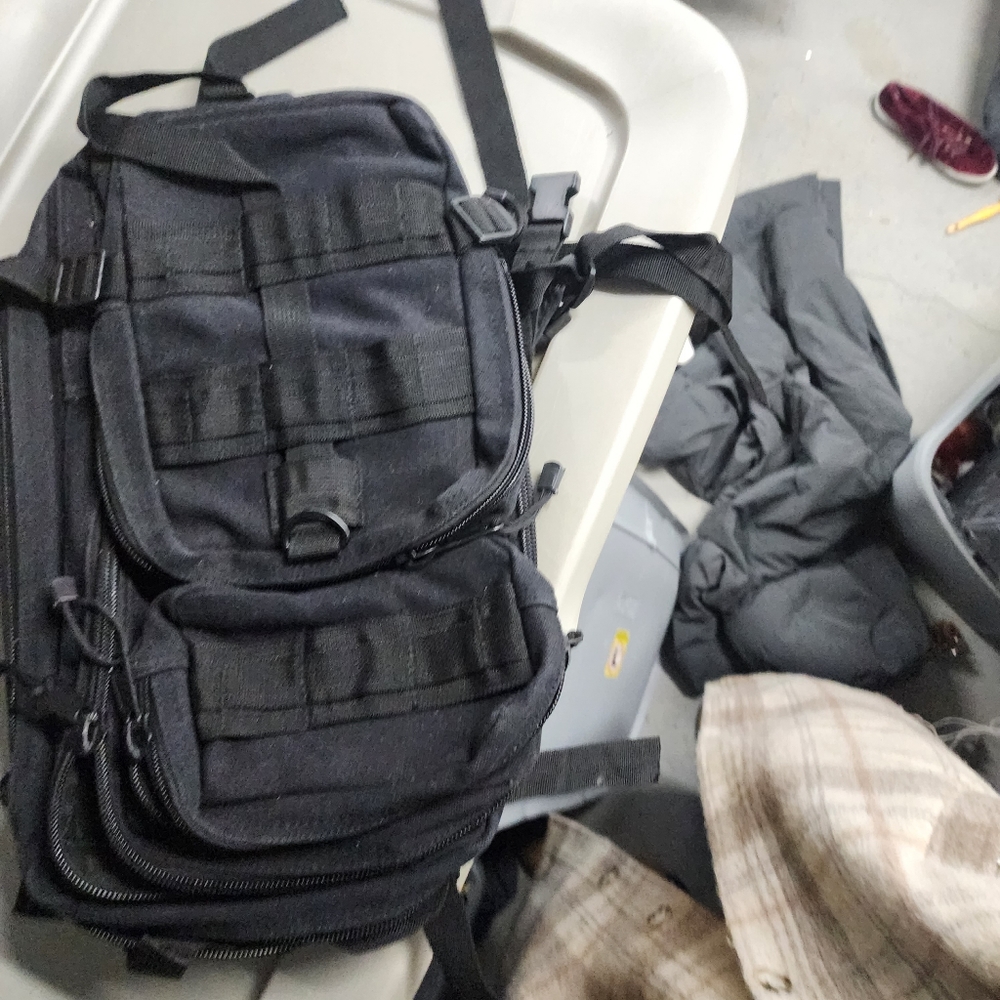 Black backpack - Picture 2 of 4